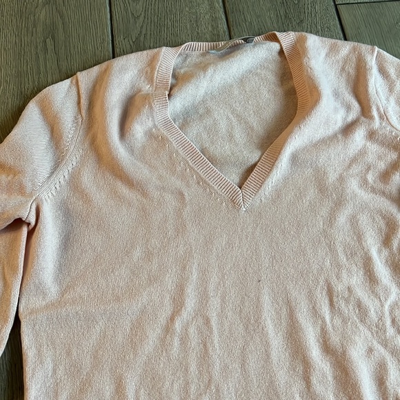 Everlane Cashmere V-neck sweater - Picture 3 of 7